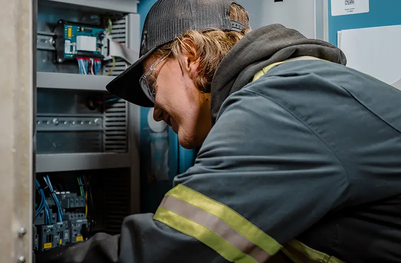 air compressor service technician
